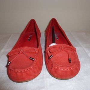 NEW 7 1/2 M Leather Suede Red Orange BCBG BCBGeneration New Loafers Slip on